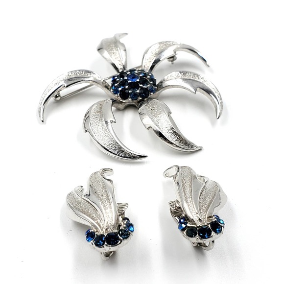 Vintage Marcel Boucher Blue Crystal Starburst Floral Brooch & Earrings Set 1950s - Picture 1 of 12